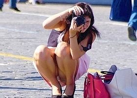 Девушки случайно засветили свои трусики (20 фото)